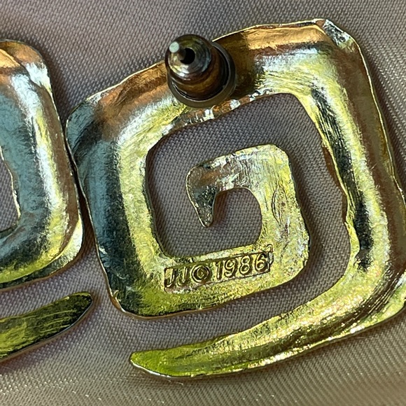 Vintage gold statement earrings - Picture 6 of 7